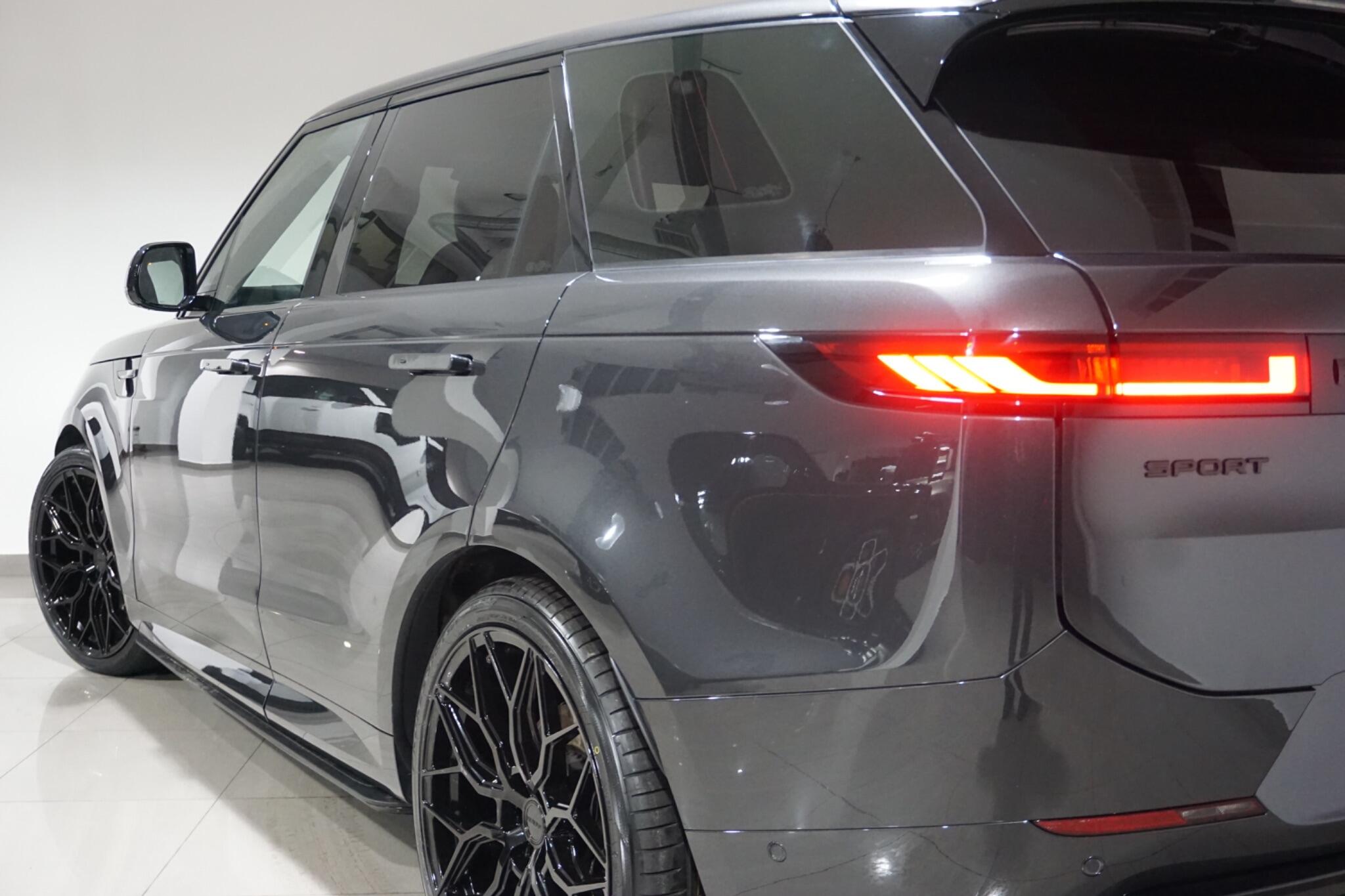 Land Rover Range Rover Sport 3.0 D300 MHEV Dynamic SE SUV 5dr Diesel Auto 4WD Euro 6 (s/s) (300 ps)